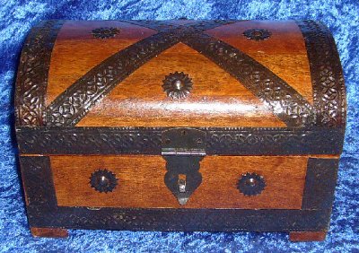 Schatztruhe - Piratentruhe aus Palisander mit Metallbeschlag in 3 Groessen